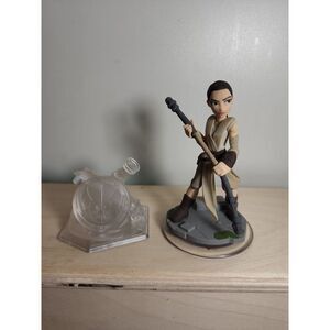 Disney Infinity 3.0 Edition: Star Wars Rey with crystal